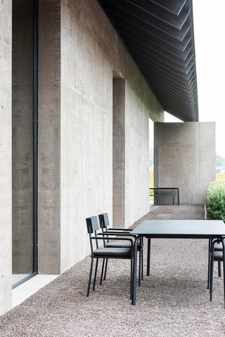 August L Black-Outdoor meubilair-SERAX-Buro International