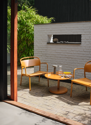 lineair staal lounge stoel