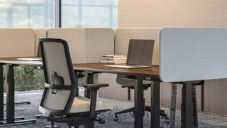 Q-Active-Zit Sta tafels-NARBUTAS INTERNATIONAL UAB-Buro International